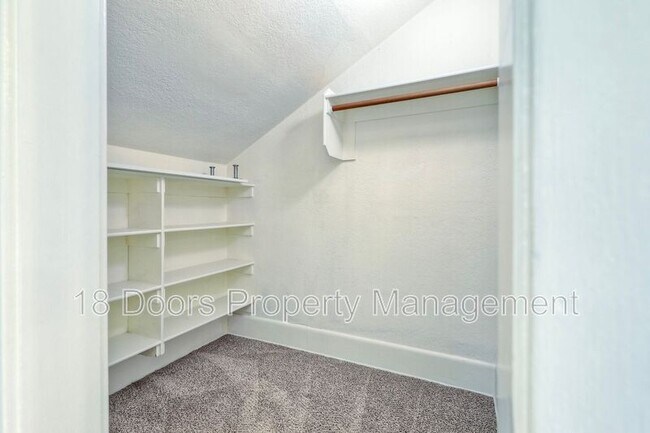 Building Photo - 4052 Albatross St