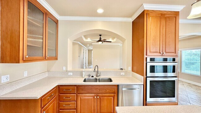 Building Photo - Stunning Single-Story with Spacious Deck, Panoramic Views, on Gated/Fenced Property!