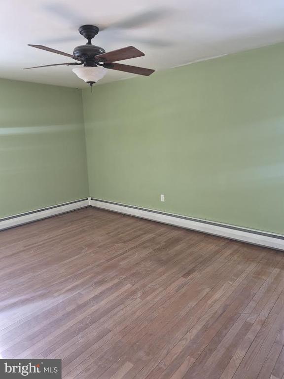 Building Photo - 901 Montgomery Ave