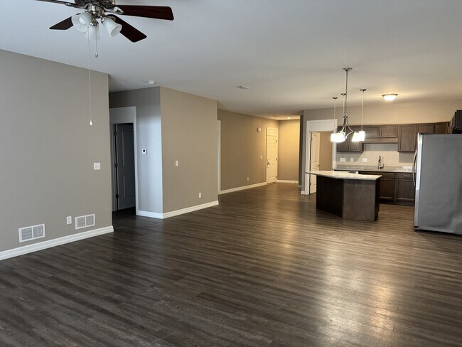 Building Photo - 11616 Willowbrook Rd