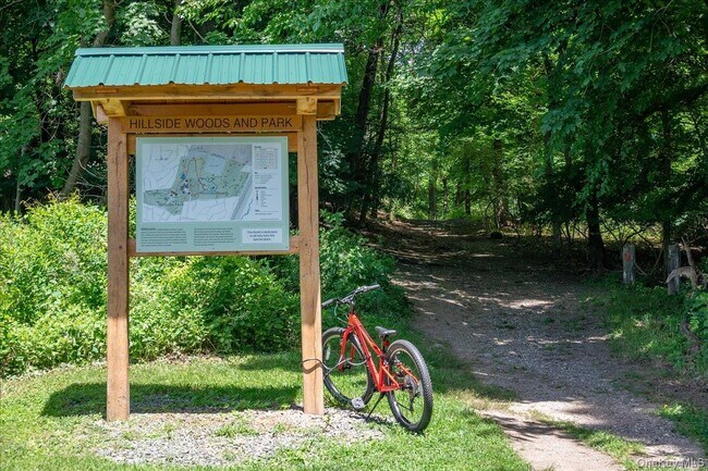 Building Photo - 548 Warburton Ave