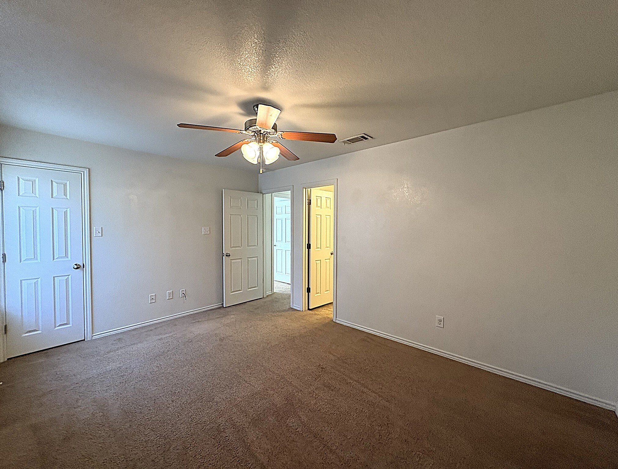 Building Photo - 2706 Ashley Dr