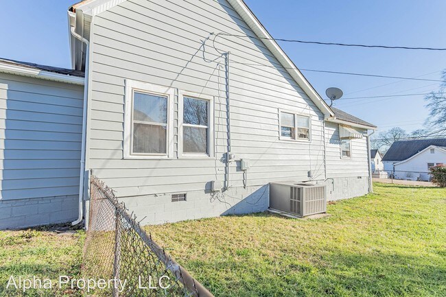 Building Photo - 2 br, 2 bath House - 19 Norwood St