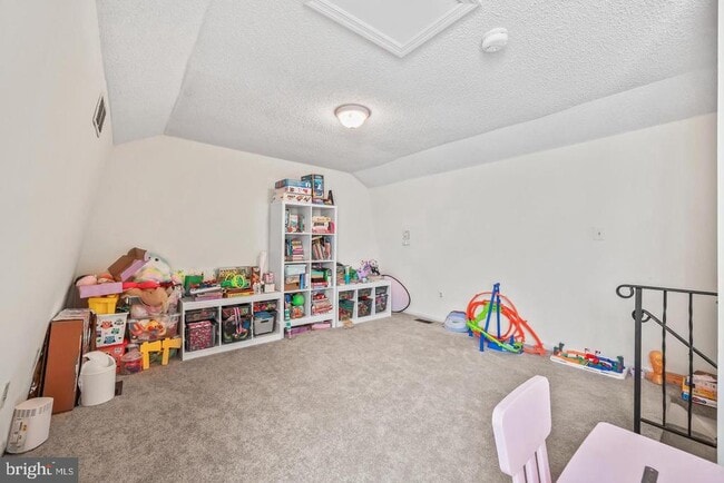 Building Photo - 81 Thoreau Dr