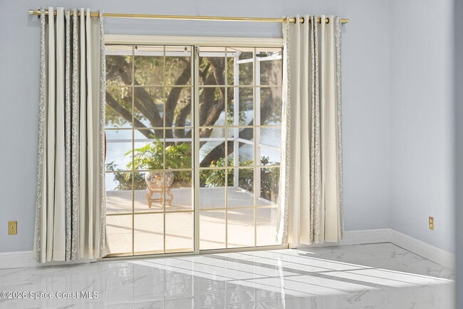 Building Photo - 662 Rossmoor Cir