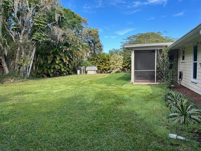 Building Photo - 6826 SW Chase Ct