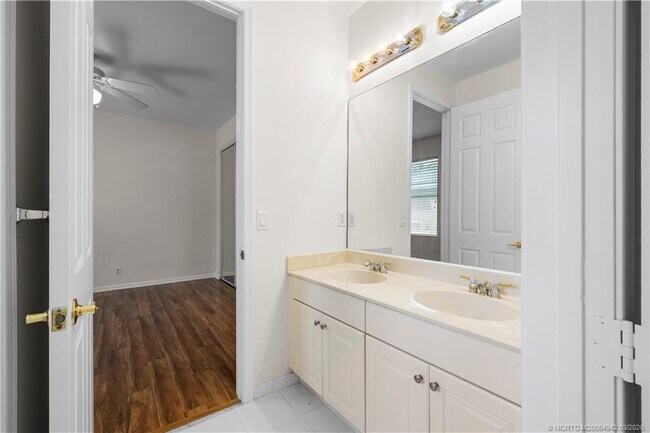 Building Photo - 2529 SW Park Meadows Trail