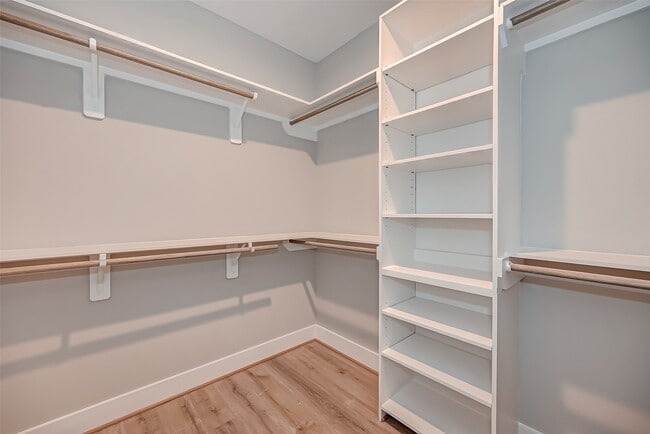 Building Photo - 1718 Hardy St