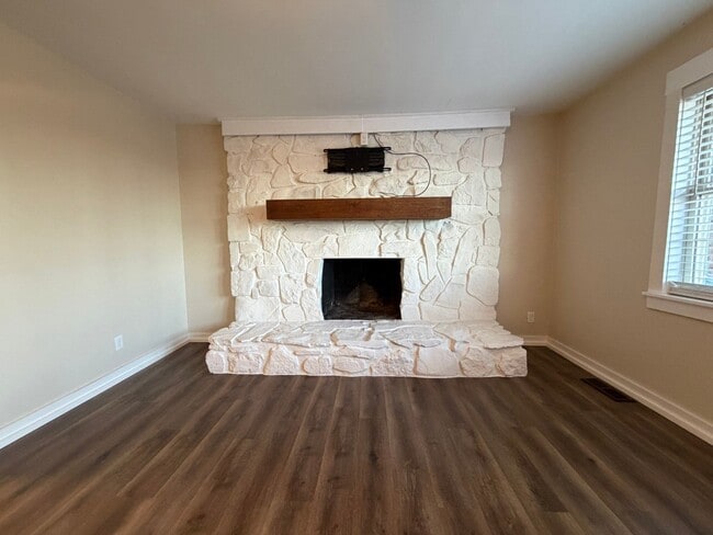 Building Photo - 2 bedroom/1 bath home in West Morristown