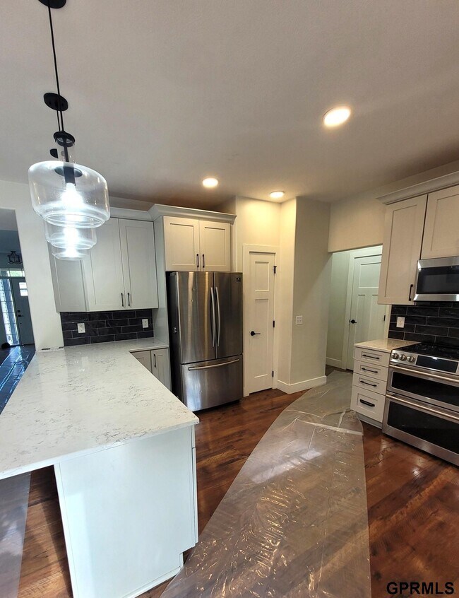 Building Photo - 16402 Iske Dr