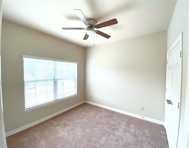 Building Photo - 50 Woodland Hills Dr