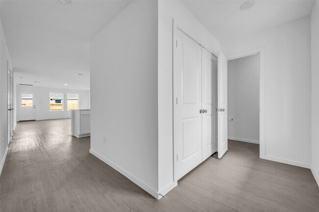 Building Photo - 26710 Willow Ln