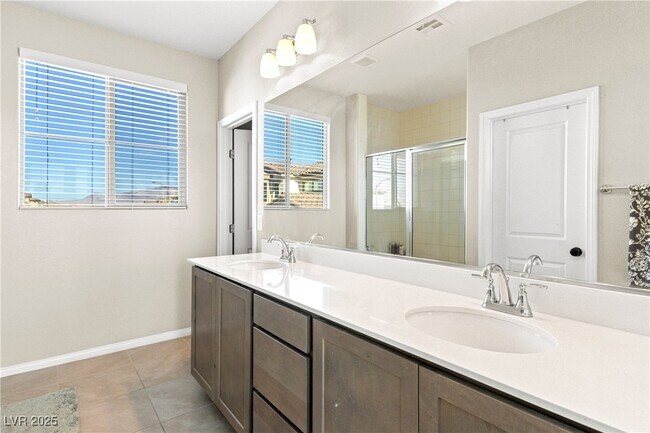 Building Photo - 10331 Western Pine Ave