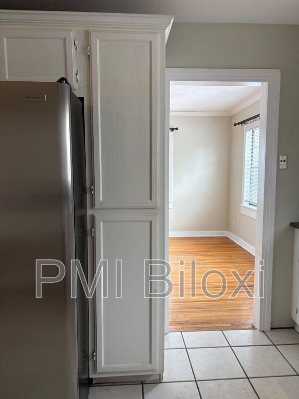 Building Photo - 391 Rodeo Dr