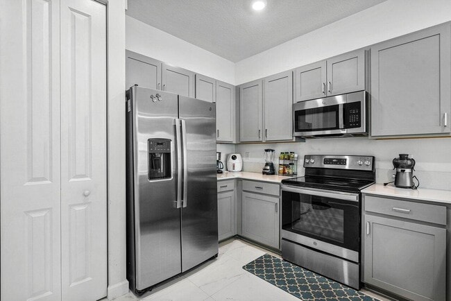 Building Photo - 4111 Plum Tree Ln