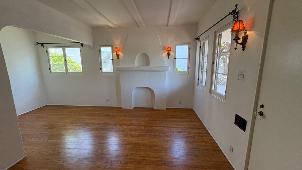 Building Photo - 1621 California Ave