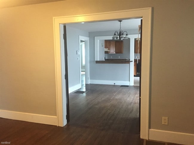Building Photo - 2 br, 1 bath House - 625 N Grant Ave