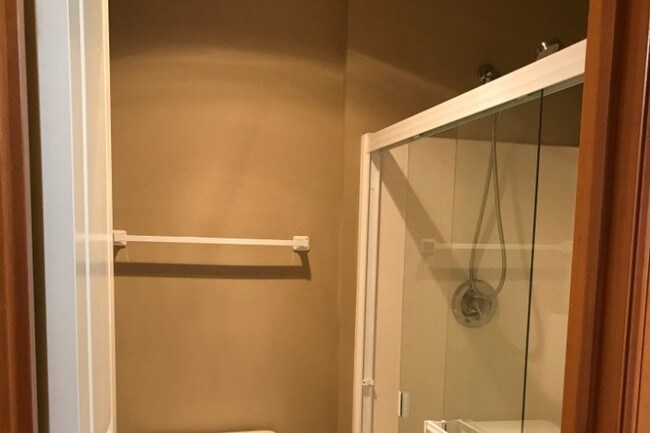 Building Photo - 1409 NE 166th Ct