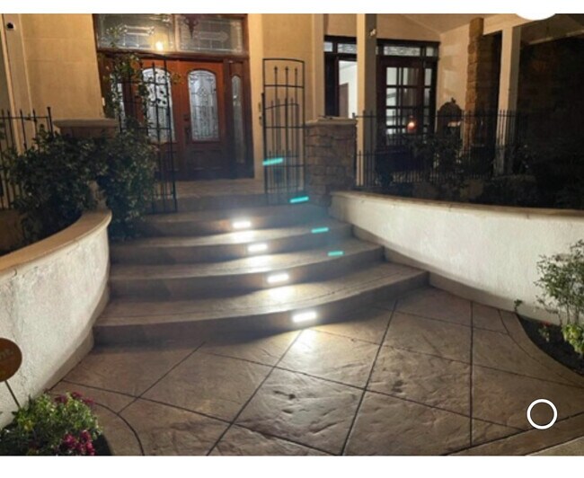 Building Photo - 17220 Ballinger St