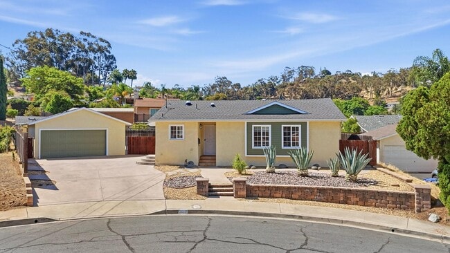 Building Photo - 1677 Sandos St