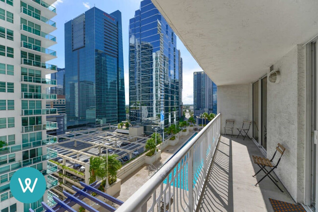 Building Photo - 1200 Brickell Bay Dr