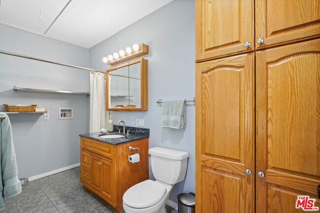 Building Photo - 6122 Strickland Ave