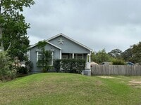 Building Photo - Charming and spacious home for rent in Lee...