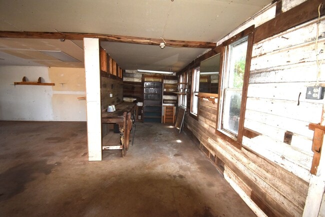 Building Photo - Cozy Home waiting for you.