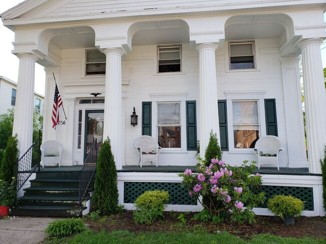 Building Photo - 756 Hudson Ave