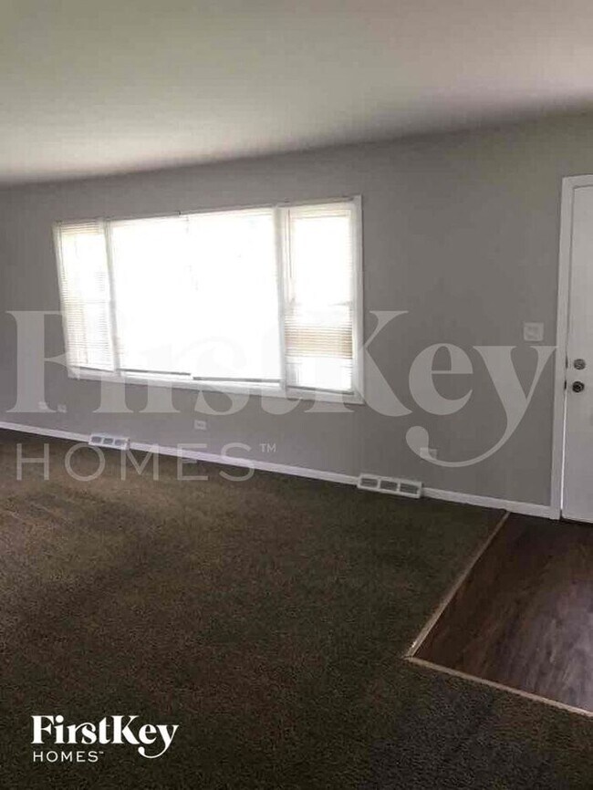 Building Photo - 2S383 Riverside Ave