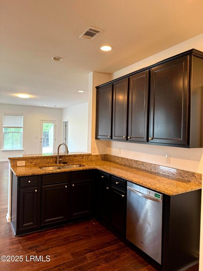 Building Photo - 17 Riversbridge Ct