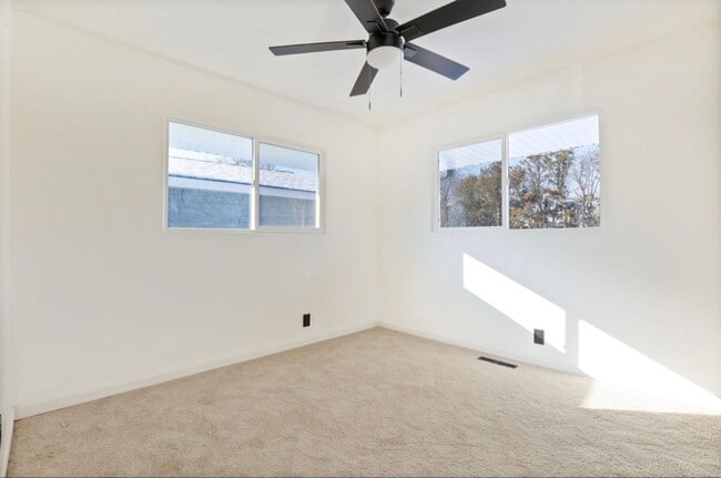 Building Photo - 2118-2118 Avalon Cir