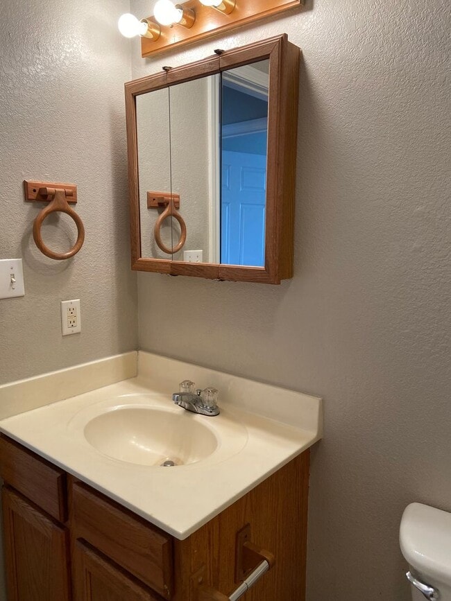 Building Photo - Apartment in Branson East, Kirbyville
