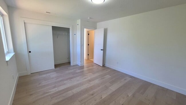 Building Photo - 4522 NE 59th Ave