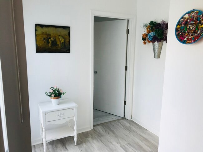 Building Photo - 88 Morris Dr