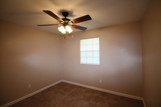 Building Photo - Beautiful Renovated Home In Fort Walton Beach