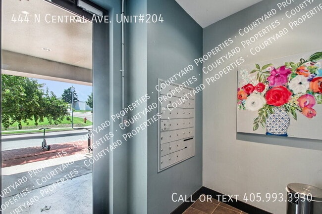 Building Photo - 444 N Central Ave