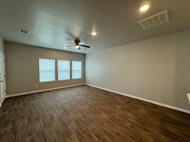 Building Photo - 5403 Rose Gdn Lp