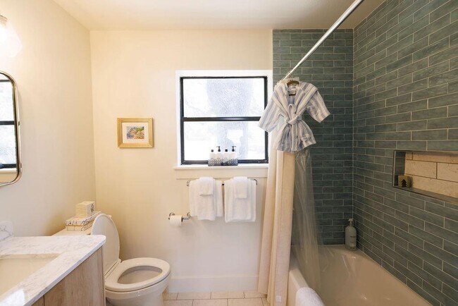 Building Photo - 7320 Cave Hollow Dr