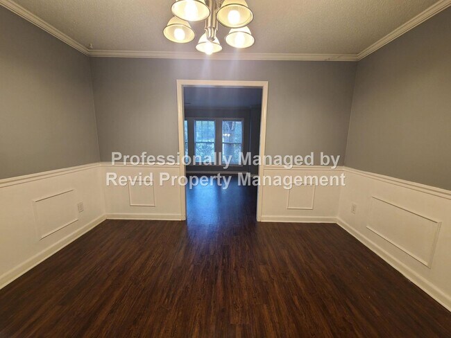 Building Photo - 6771 Bainbridge Dr