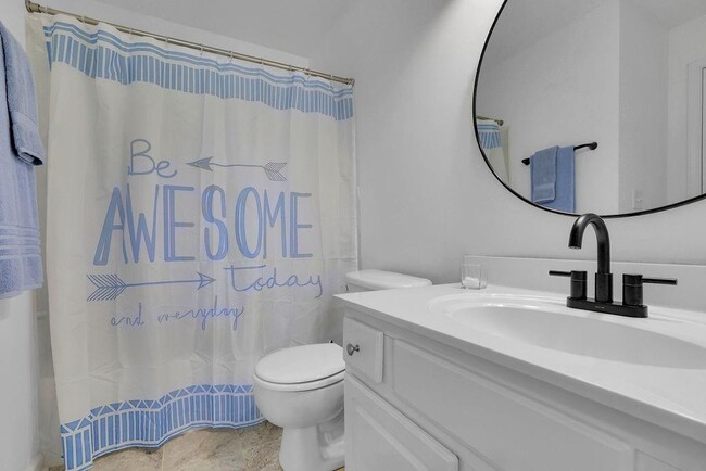 Building Photo - 6760 Waveland Dr