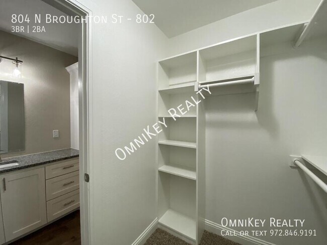 Building Photo - 804 N Broughton St