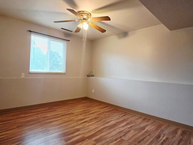 Building Photo - 250 Dolomite Dr