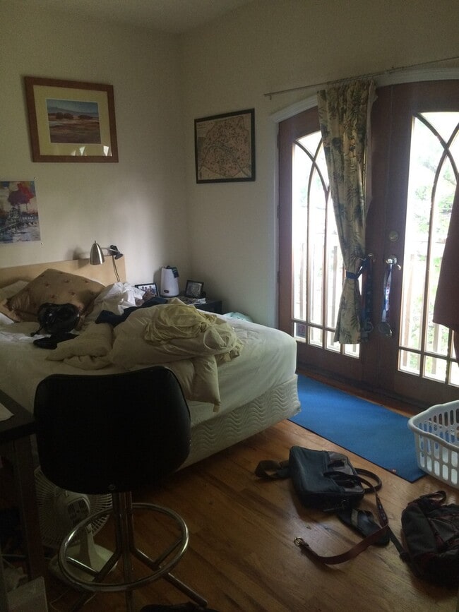 Building Photo - 1318 N Cleaver St