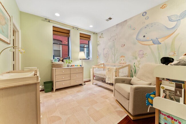 Building Photo - 1105 Park Rd NW