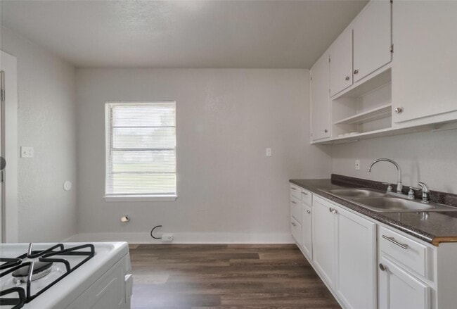 Building Photo - 1311 Fred St