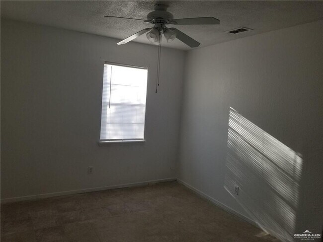 Building Photo - 2617 Daytona Ave