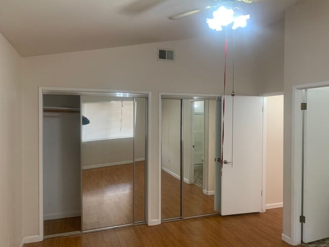 Building Photo - 8400 Persimmon Dr