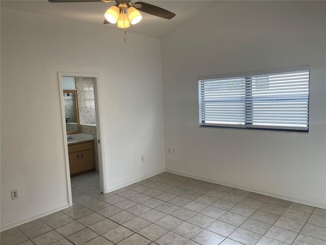 Building Photo - 4352 Sandhurst Dr