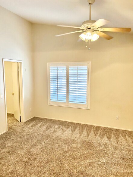 MBR Walk-In Closet - 30277 Twain Dr